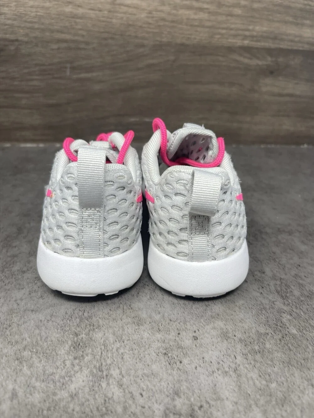 Nike Roshe One Flight Weight Sneakers Kids Size 11c Toddler Grey Pink